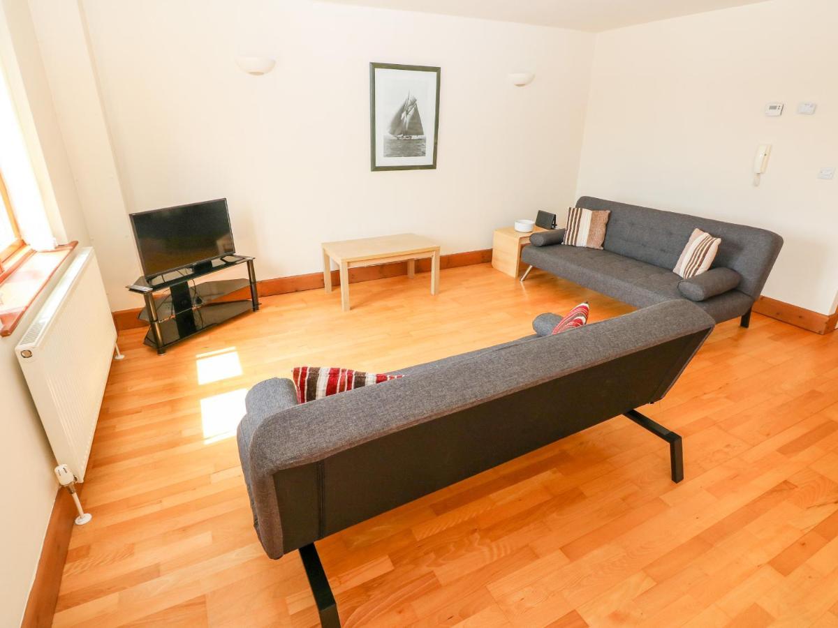 15 Sovereign House Apartman Milford Haven Kültér fotó