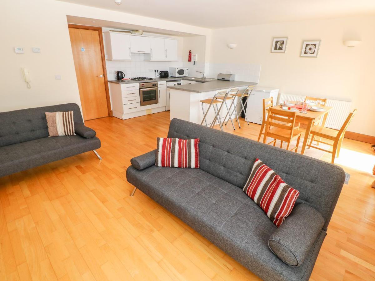 15 Sovereign House Apartman Milford Haven Kültér fotó