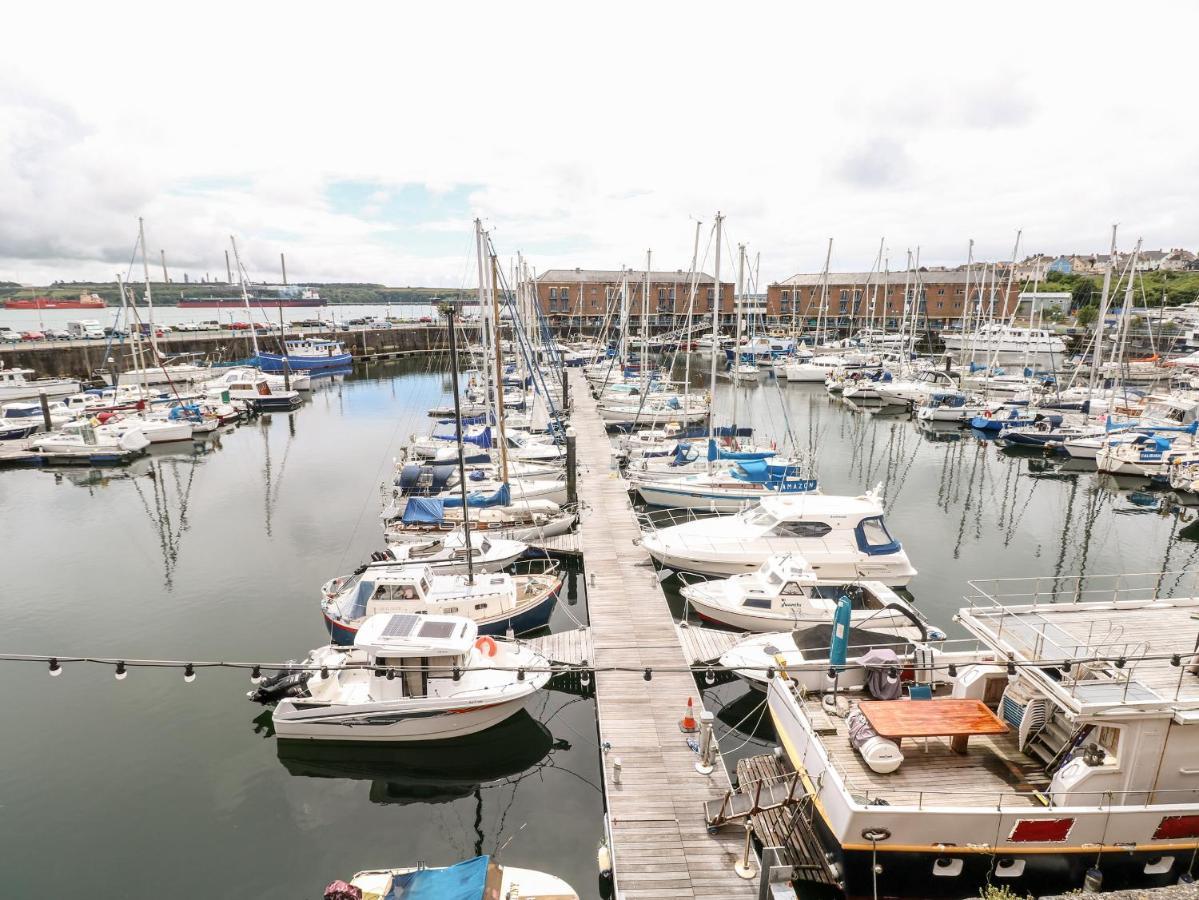 15 Sovereign House Apartman Milford Haven Kültér fotó